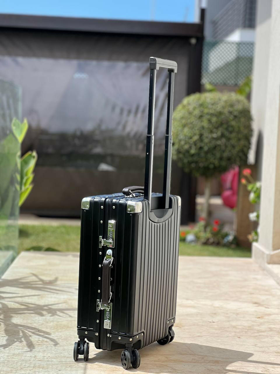 Valise aluminium noire élégante