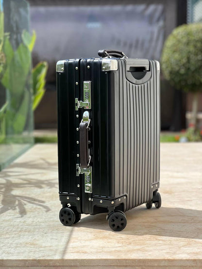 Valise de voyage légère en aluminium noir